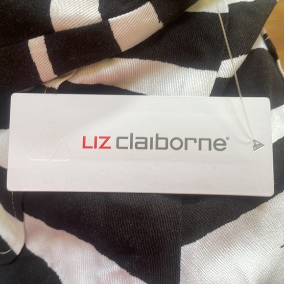 NWT Liz Claiborne Shorts - Picture 4 of 5